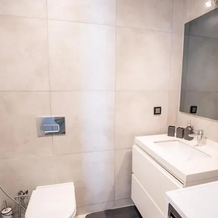 Stylish Retreat Cozy 2br اسطنبول